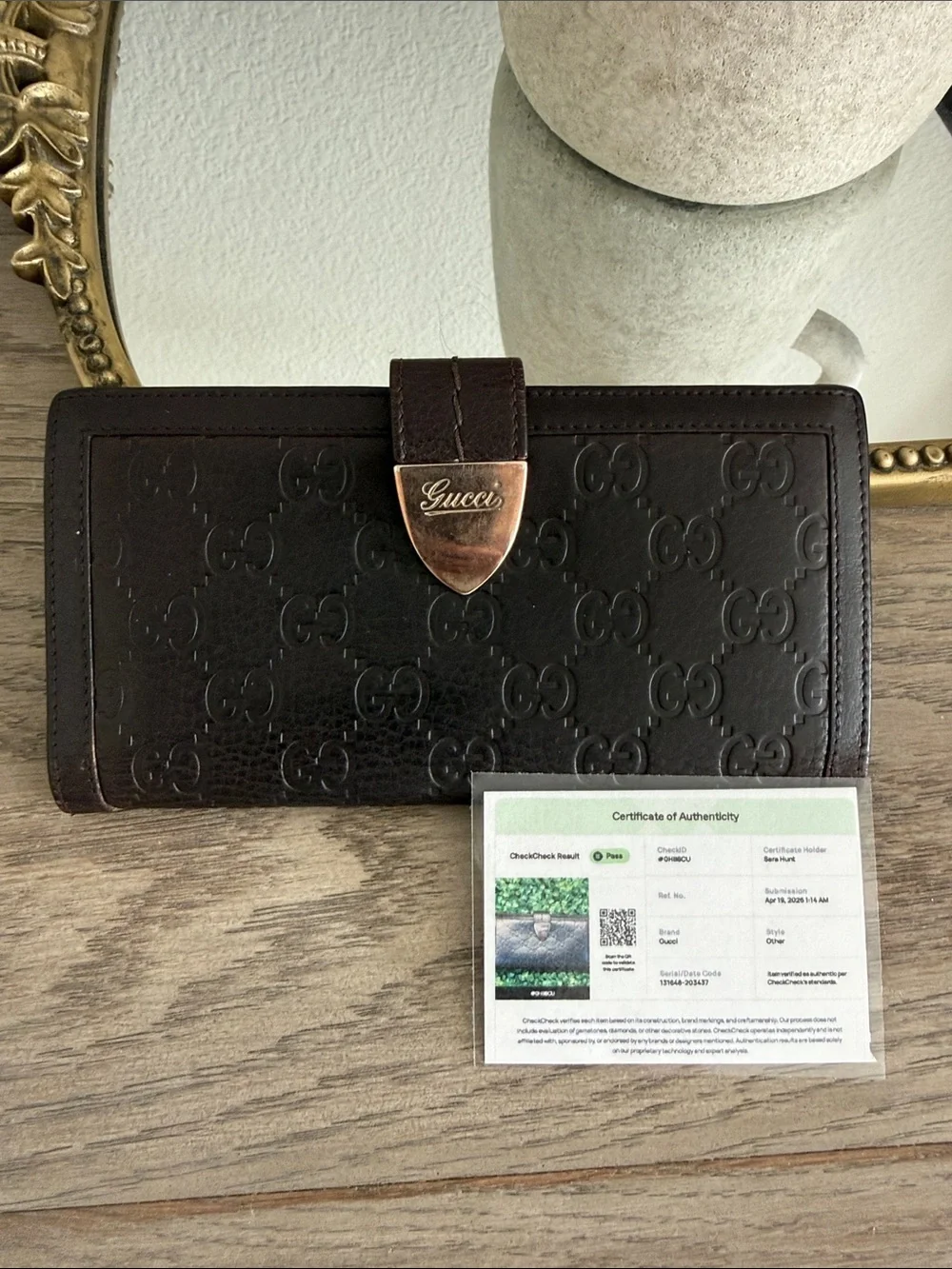 Gucci Brown Embossed Leather Wallet with Logo Clasp - Picture 2 of 12